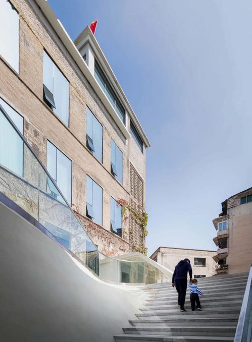 嫁衣的裙摆 重庆印制一厂山鬼精品酒店改造丨寻常设计事务所