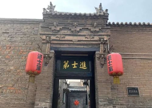 安全帽和口罩：除夕夜的坚守与奉献——新春走基层一线见闻